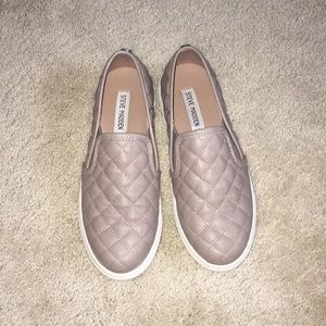 Ecentrcq Steve Madden Slip On Sneaker